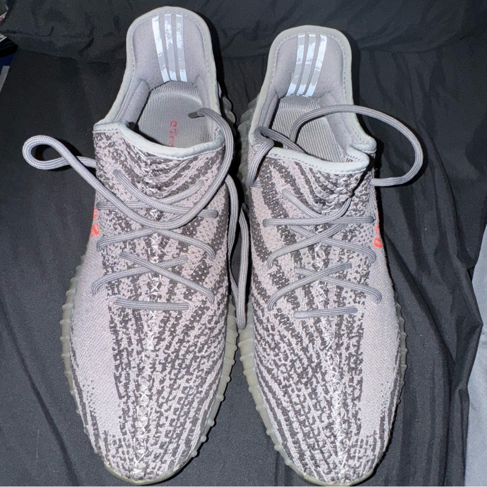 Yeezy 350 V2